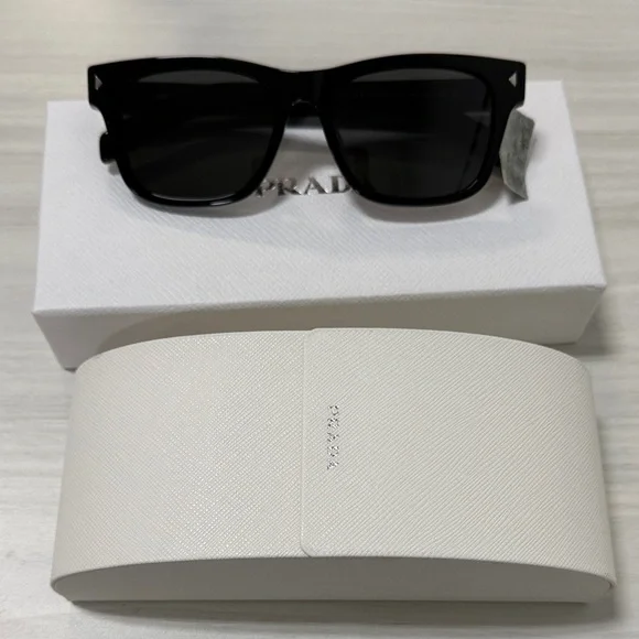 Prada Sunglasses spr a 17-F - Picture 1 of 4